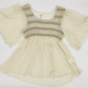 Adiva flutter sleeve top S